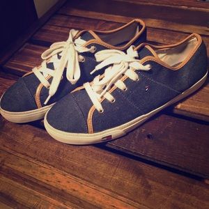Tommy Hilfiger | low-top canvas sneakers